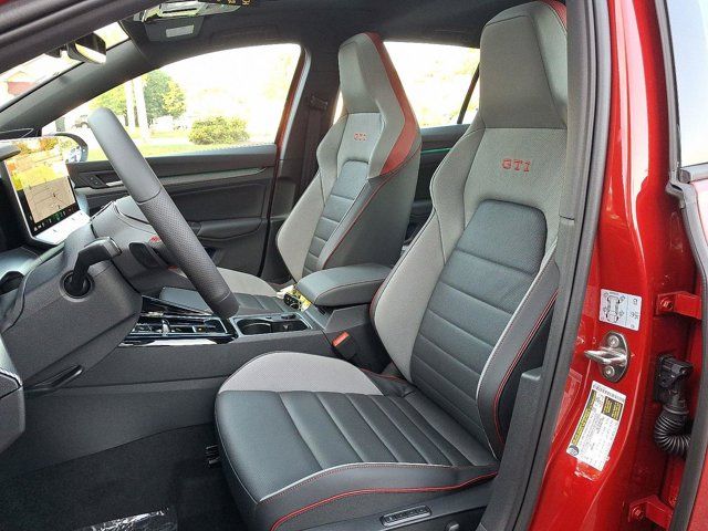 2025 Volkswagen Golf GTI SE