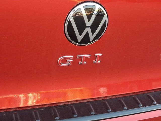 2025 Volkswagen Golf GTI SE