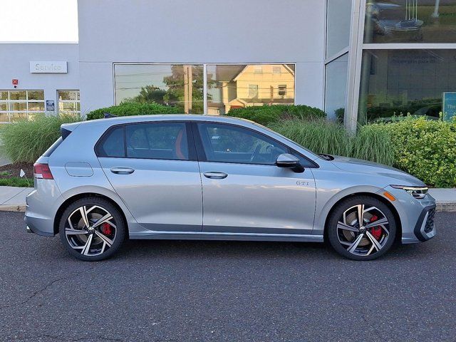 2025 Volkswagen Golf GTI SE
