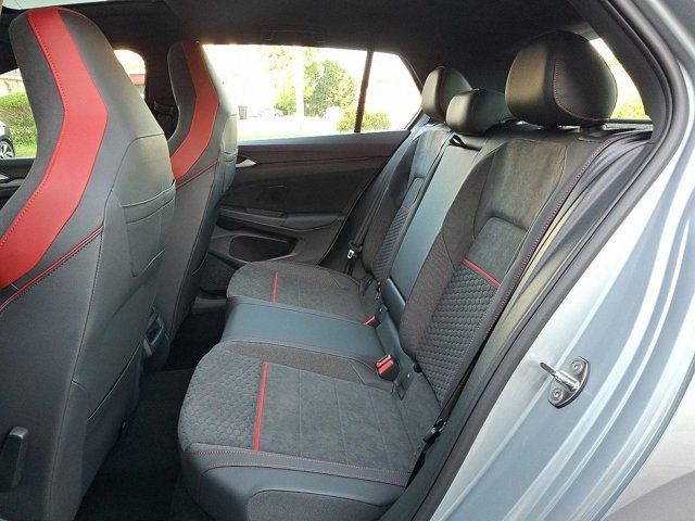 2025 Volkswagen Golf GTI SE