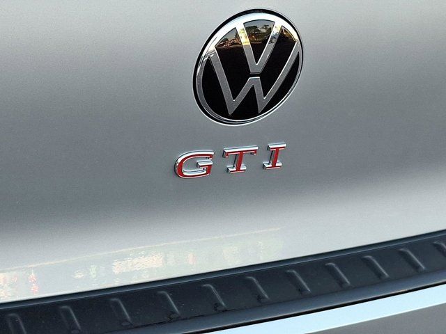 2025 Volkswagen Golf GTI SE