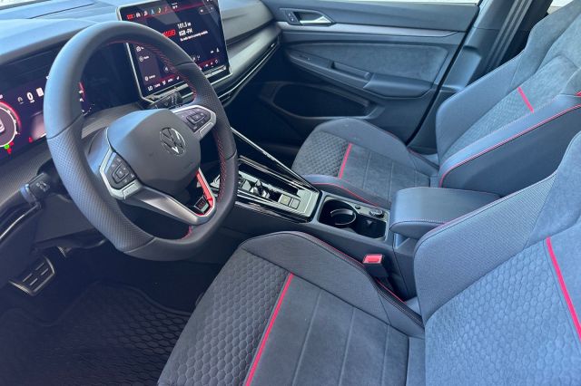 2025 Volkswagen Golf GTI 2.0T SE 2025 Volkswagen Golf GTI 2.0T SE