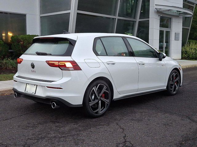 2025 Volkswagen Golf GTI SE