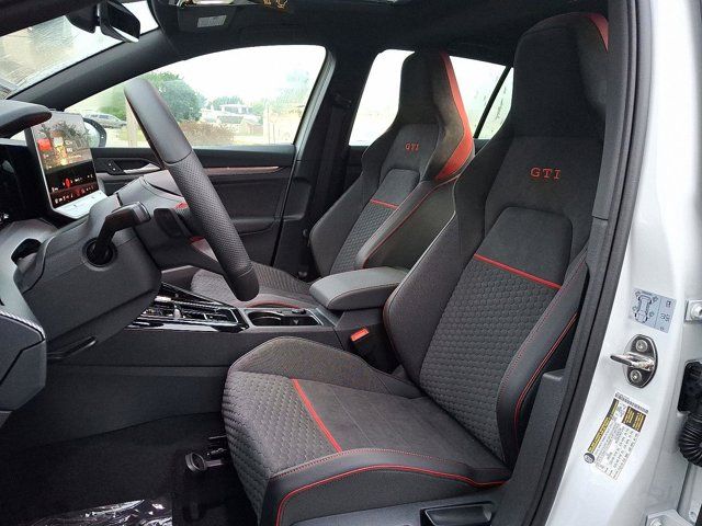2025 Volkswagen Golf GTI SE