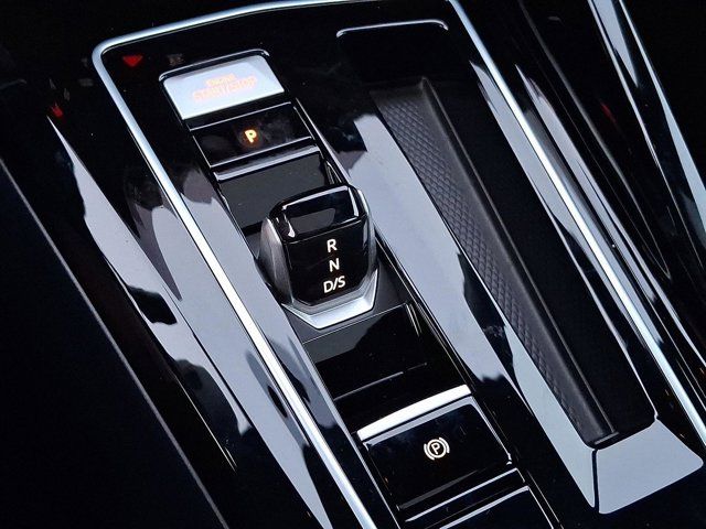 2025 Volkswagen Golf GTI SE