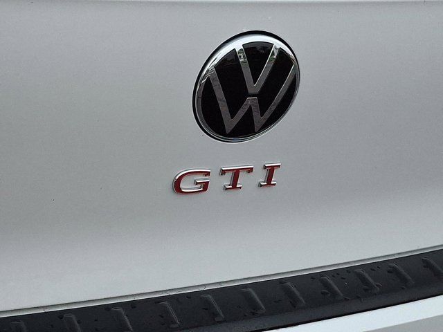 2025 Volkswagen Golf GTI SE