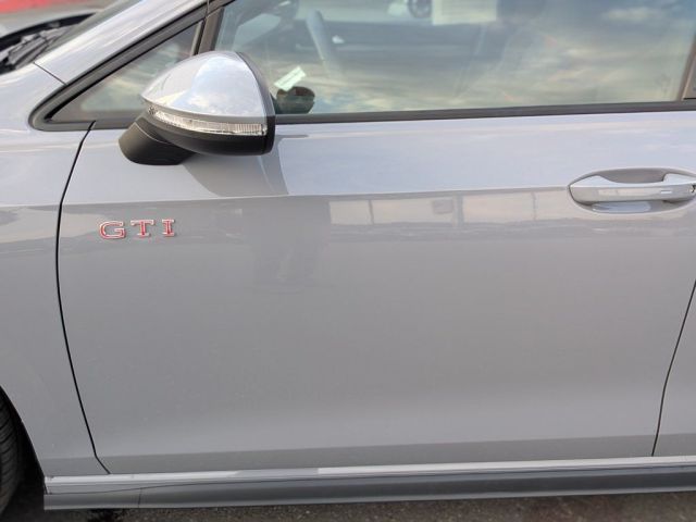 2025 Volkswagen Golf GTI 2.0T SE
