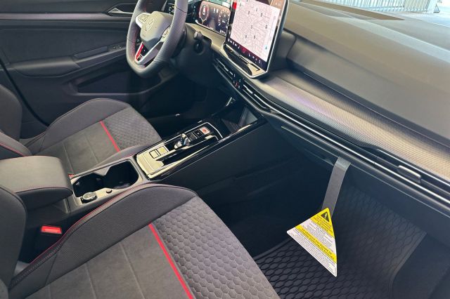 2025 Volkswagen Golf GTI 2.0T SE 2025 Volkswagen Golf GTI 2.0T SE