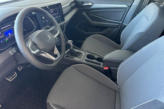 2025 Volkswagen Jetta 1.5T Sport 2025 Volkswagen Jetta 1.5T Sport