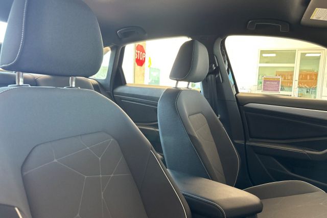 2025 Volkswagen Jetta 1.5T Sport 2025 Volkswagen Jetta 1.5T Sport