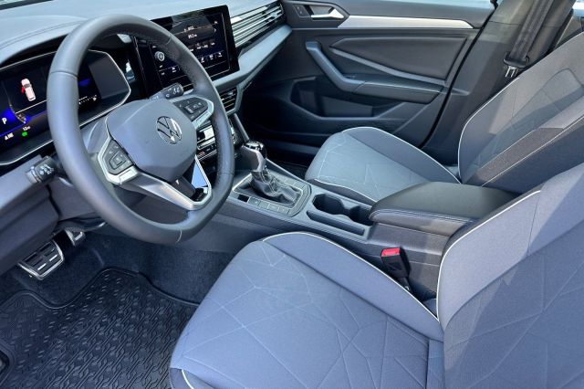 2025 Volkswagen Jetta 1.5T Sport 2025 Volkswagen Jetta 1.5T Sport