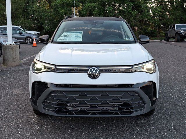 2025 Volkswagen Taos SE Black