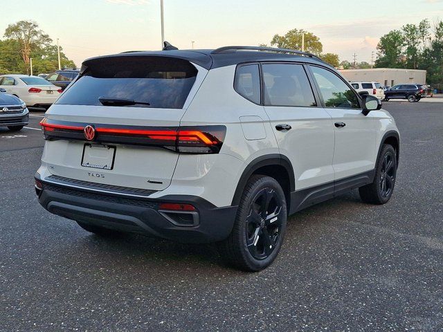 2025 Volkswagen Taos SE Black