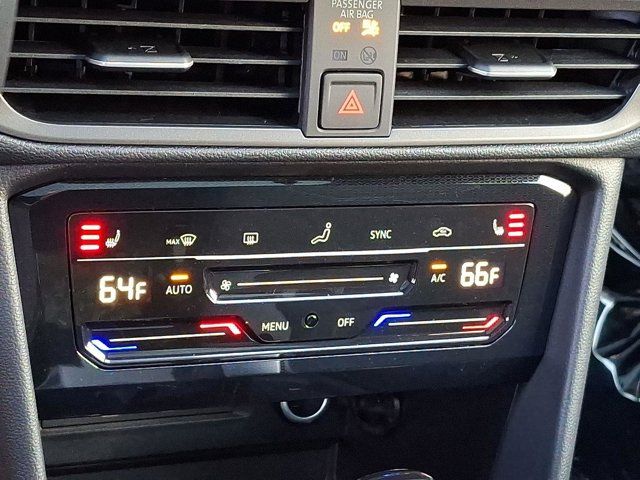 2025 Volkswagen Taos SE Black