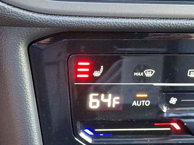 2025 Volkswagen Taos SE Black