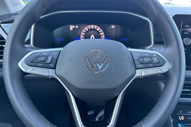 2025 Volkswagen Taos 1.5T SE Black 2025 Volkswagen Taos 1.5T SE Black