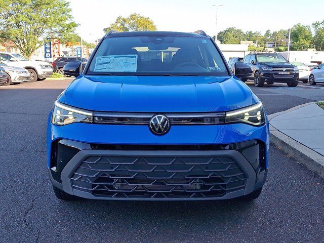 2025 Volkswagen Taos SE Black
