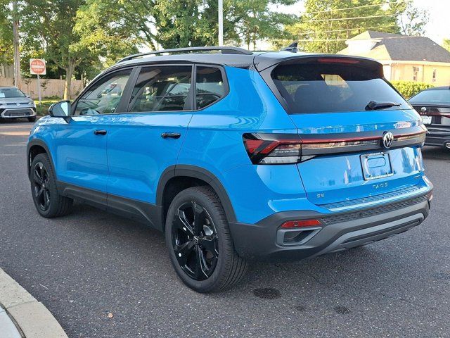 2025 Volkswagen Taos SE Black