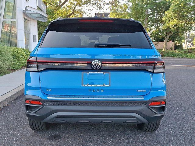 2025 Volkswagen Taos SE Black