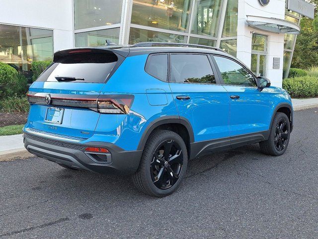 2025 Volkswagen Taos SE Black