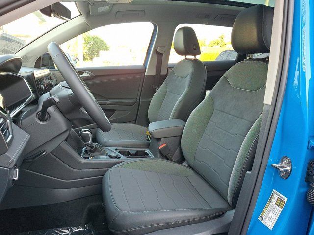 2025 Volkswagen Taos SE Black