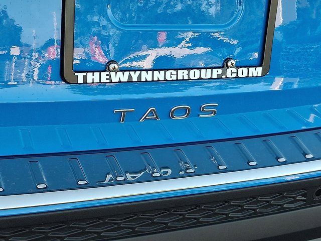2025 Volkswagen Taos SE Black