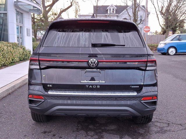 2025 Volkswagen Taos SE Black