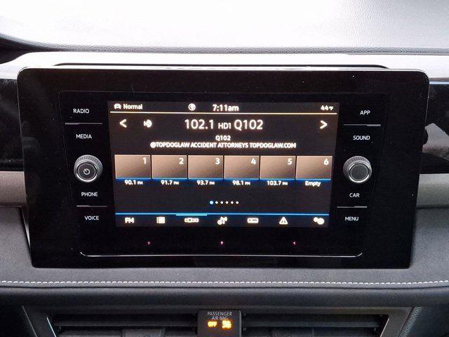 2025 Volkswagen Taos SE Black