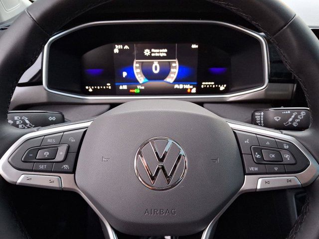 2025 Volkswagen Taos SE Black