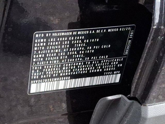 2025 Volkswagen Taos SE Black