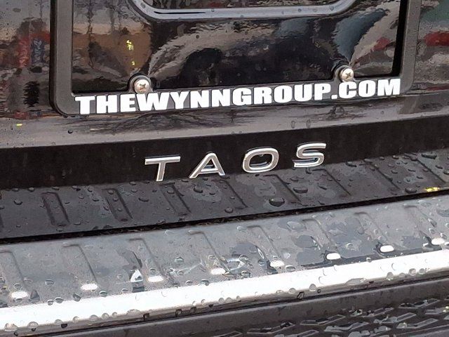 2025 Volkswagen Taos SE Black