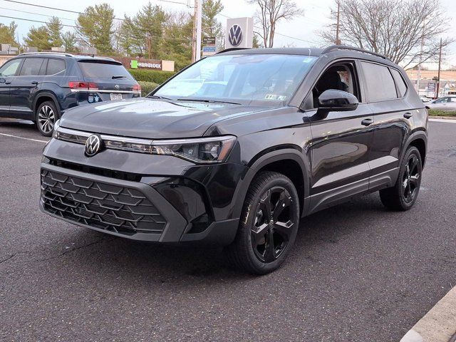 2025 Volkswagen Taos SE Black