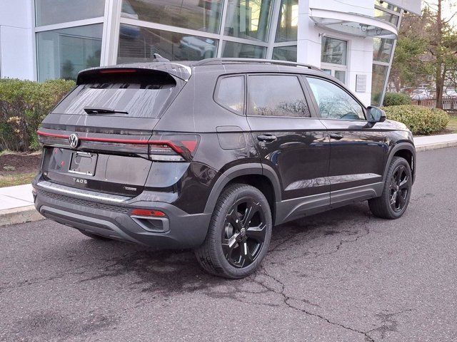 2025 Volkswagen Taos SE Black
