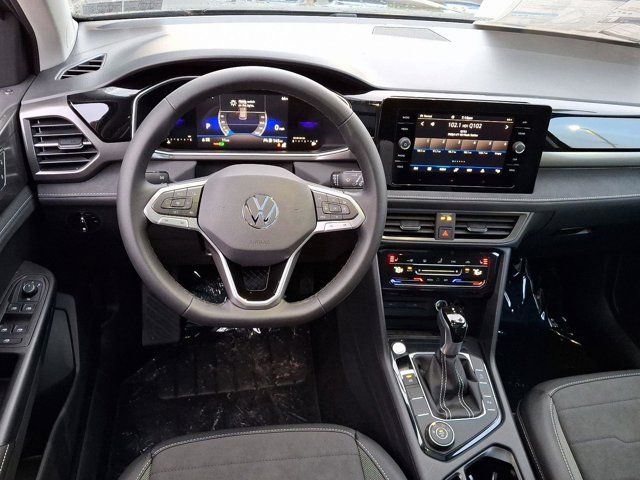 2025 Volkswagen Taos SE Black