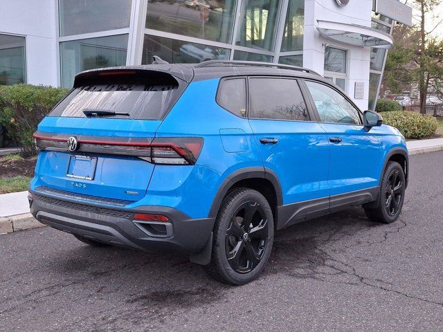 2025 Volkswagen Taos SE Black