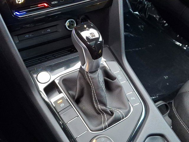 2025 Volkswagen Taos SE Black