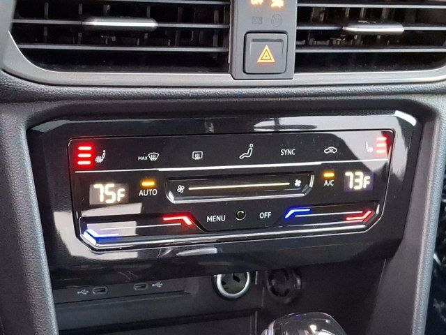 2025 Volkswagen Taos SE Black