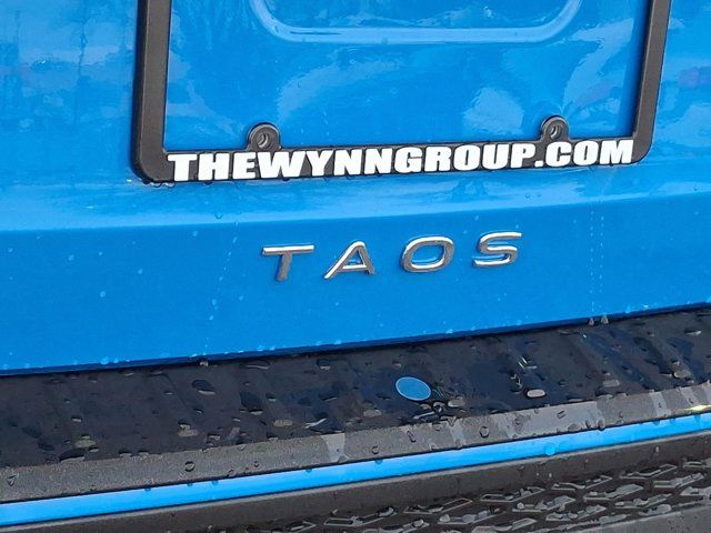 2025 Volkswagen Taos SE Black