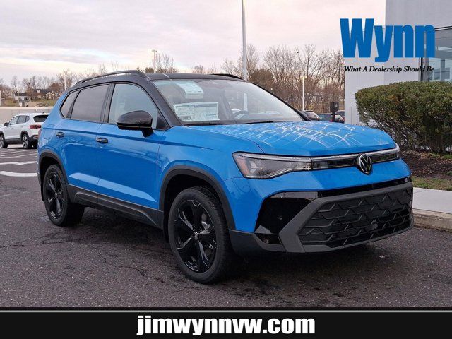 2025 Volkswagen Taos SE Black