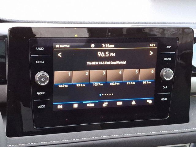 2025 Volkswagen Taos SE Black