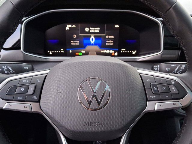 2025 Volkswagen Taos SE Black