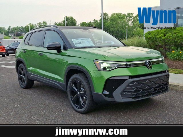 2025 Volkswagen Taos SE Black