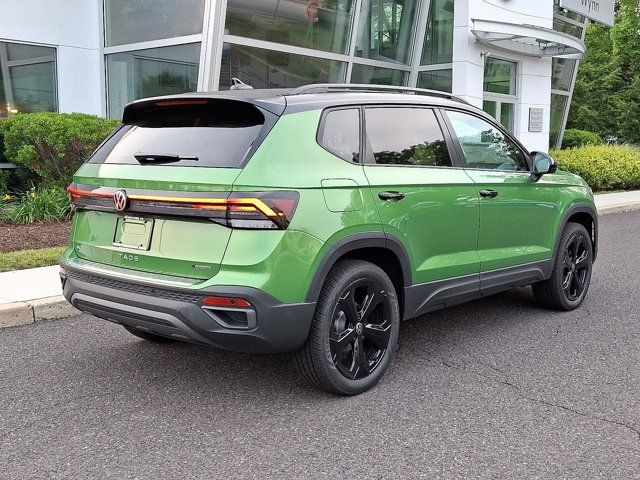 2025 Volkswagen Taos SE Black