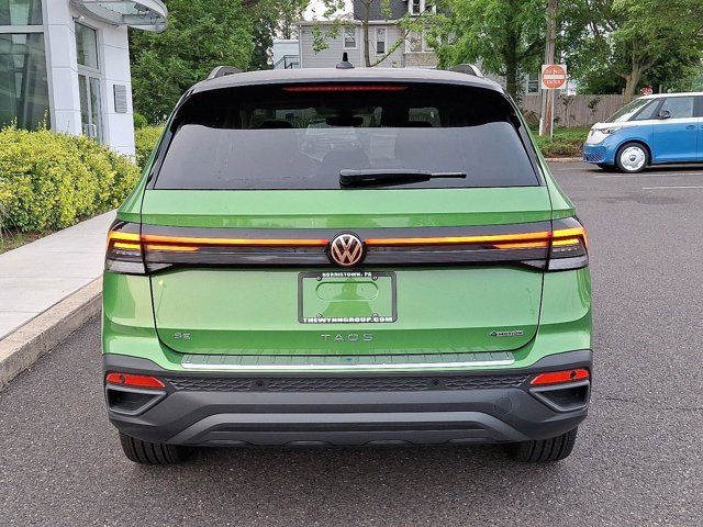 2025 Volkswagen Taos SE Black
