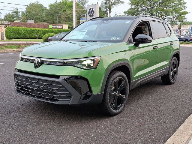 2025 Volkswagen Taos SE Black