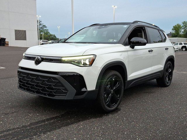 2025 Volkswagen Taos SE Black