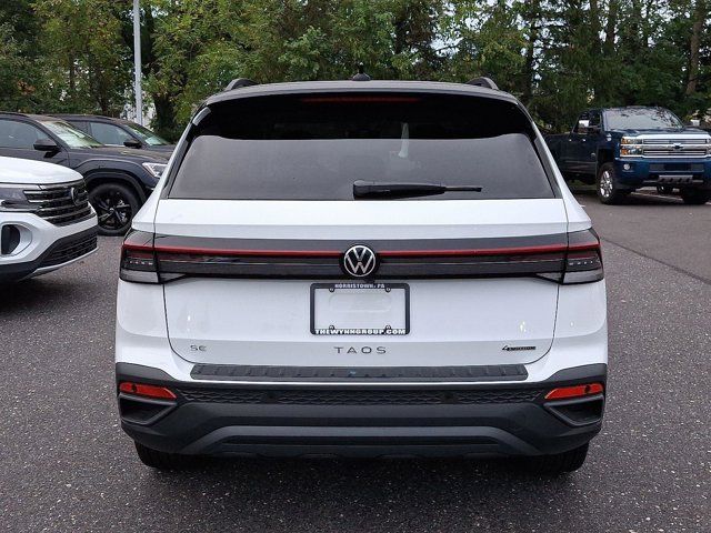 2025 Volkswagen Taos SE Black