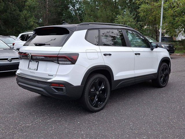 2025 Volkswagen Taos SE Black