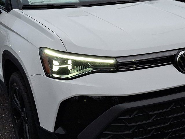 2025 Volkswagen Taos SE Black