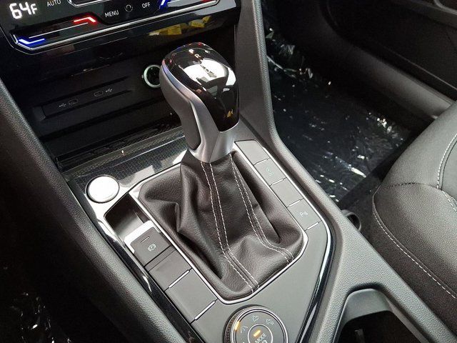 2025 Volkswagen Taos SE Black